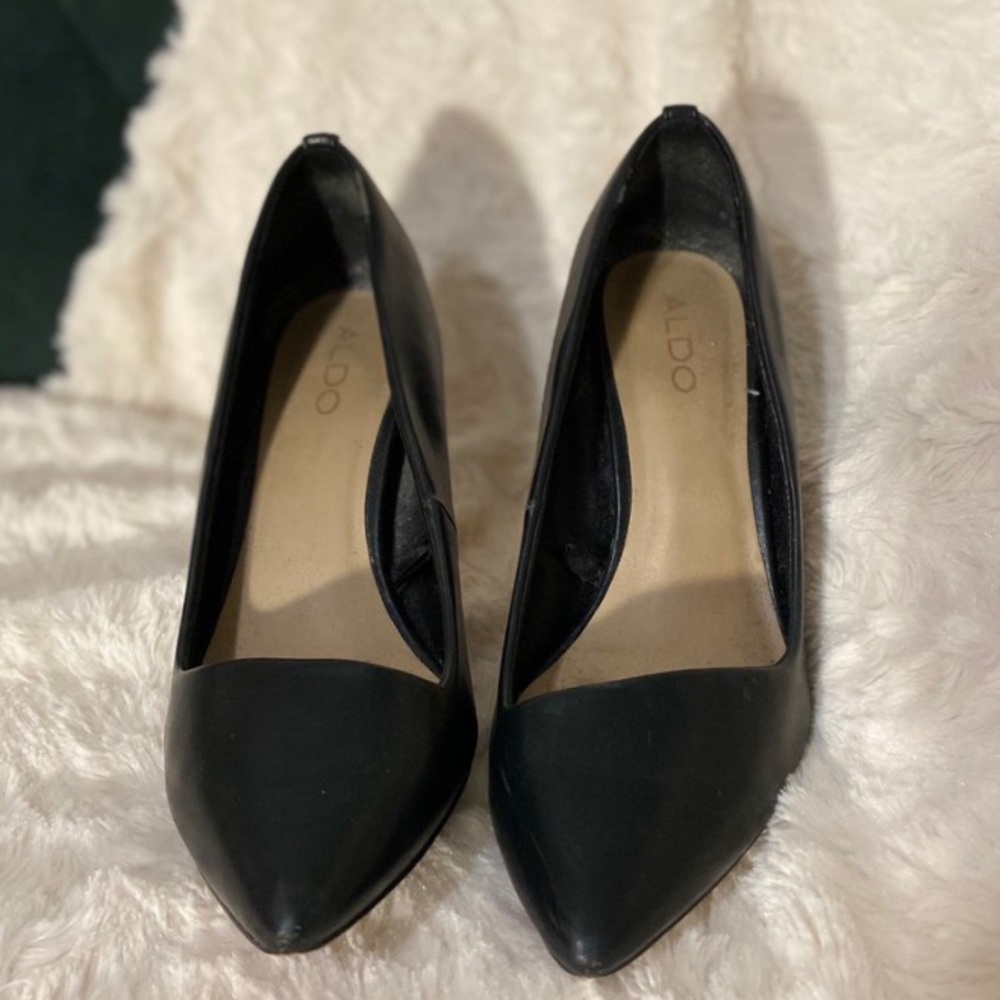 Black Aldo pumps